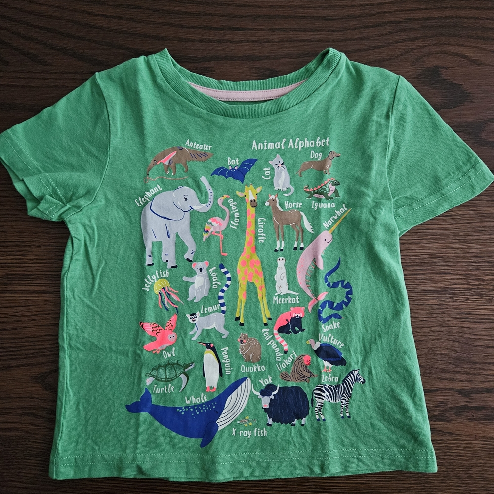 Mini Boden Green Animal Alphabet Tee 2-3Y/98 cm